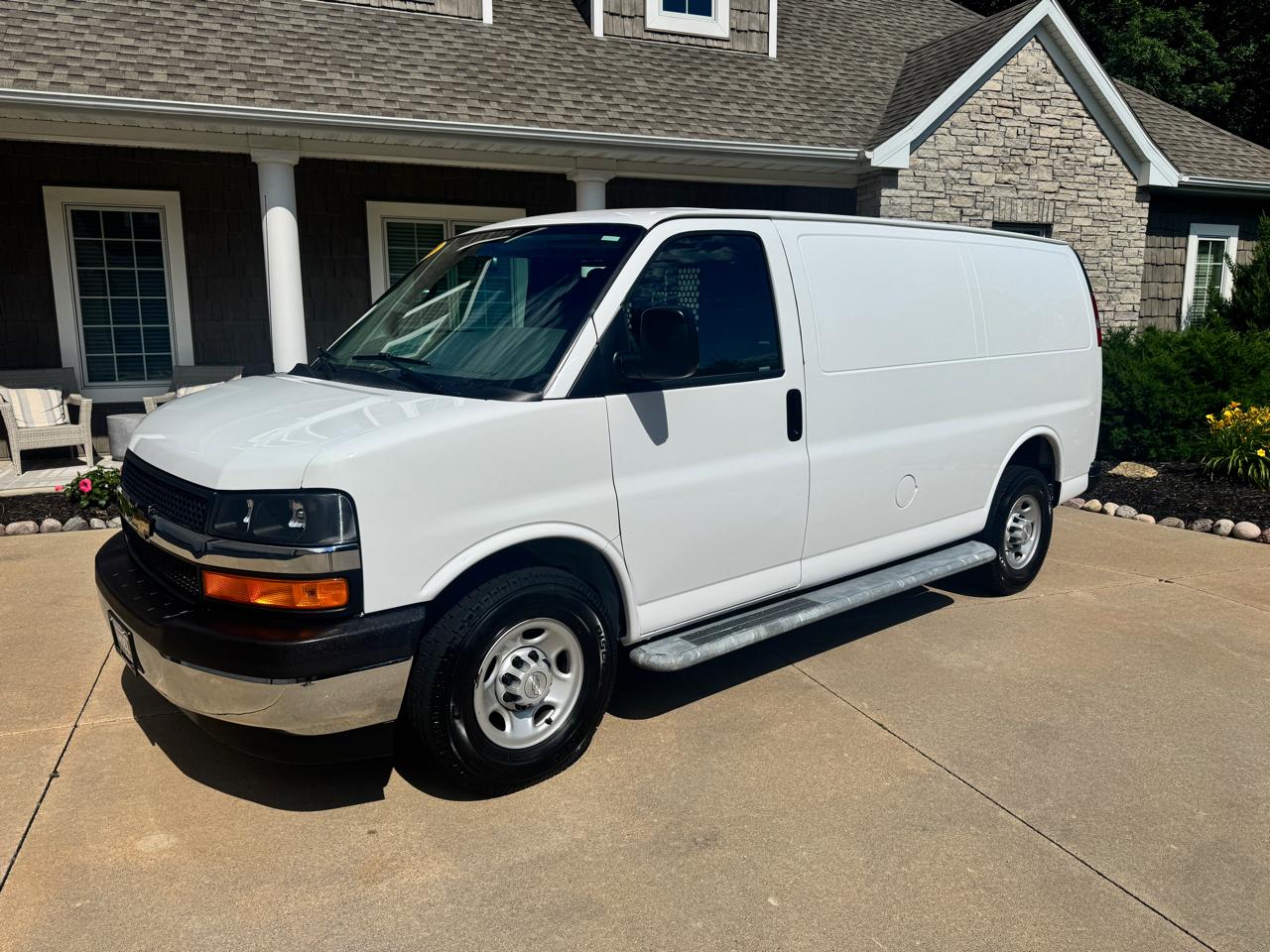 chevrolet express cargo 2018 1GCWGAFG6J1908948 image chevrolet express cargo 2018 1GCWGAFG6J1908948 image